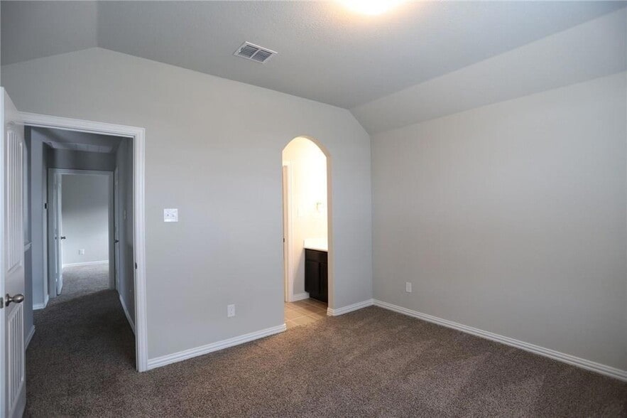 Building Photo - 15928 Holly Crk