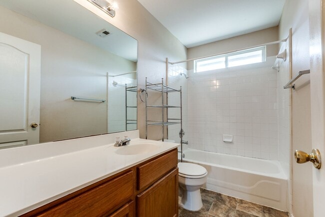 Building Photo - 4-BEDROOM IN SPRING VISTAS, NORTHSIDE I.S.D.