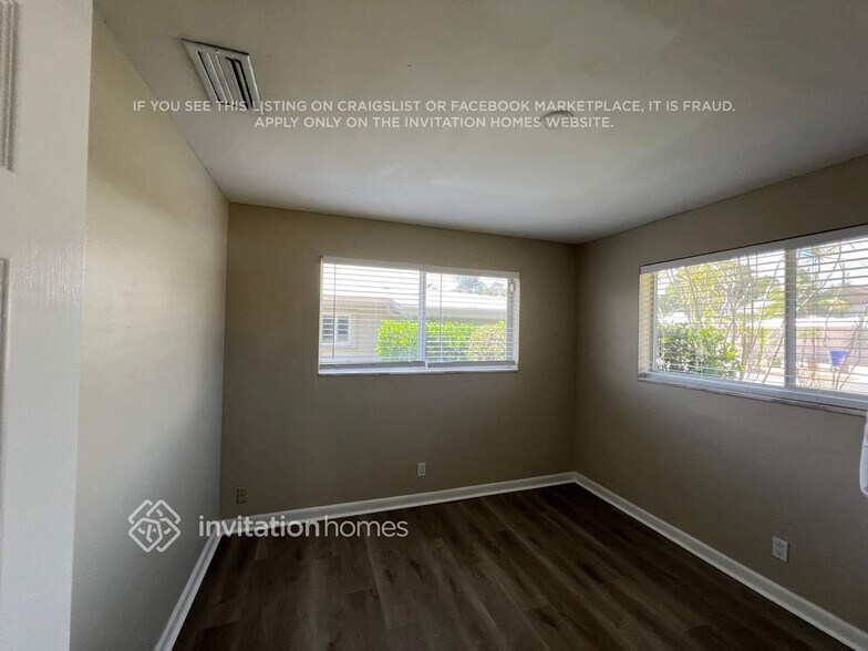 Building Photo - 2080 NE 63rd Ct