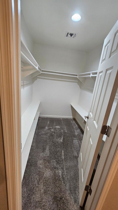 Building Photo - 711 S Roca St