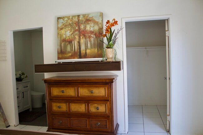 Building Photo - 30650 Avenida Del Yermo