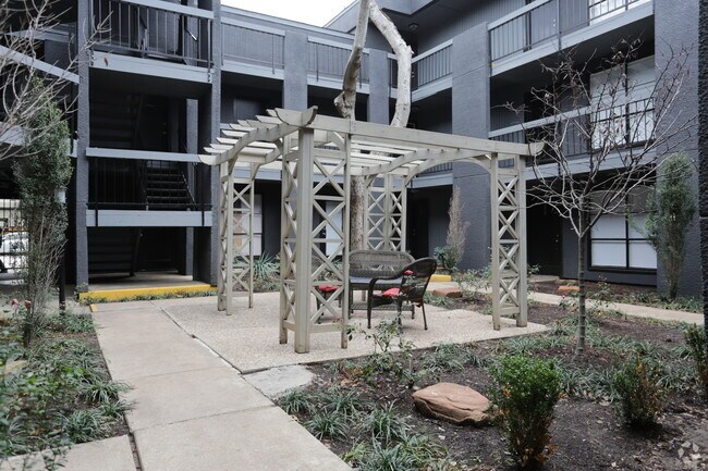 Primary Photo - 2722 Throckmorton