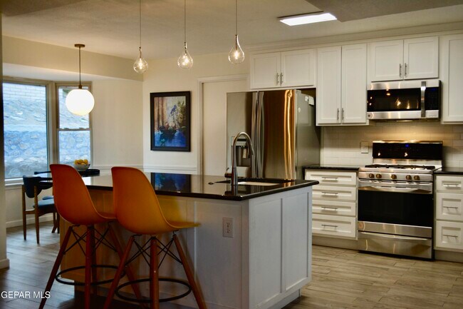 Building Photo - 10640 Vista Alegre Dr