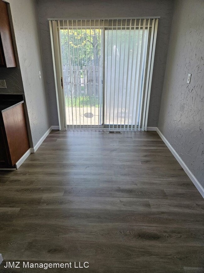 Building Photo - 2 br, 1.5 bath House - 27608 Evelyn