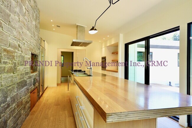 Building Photo - All New!  Fabulous 3 bedroom Fairfax house...