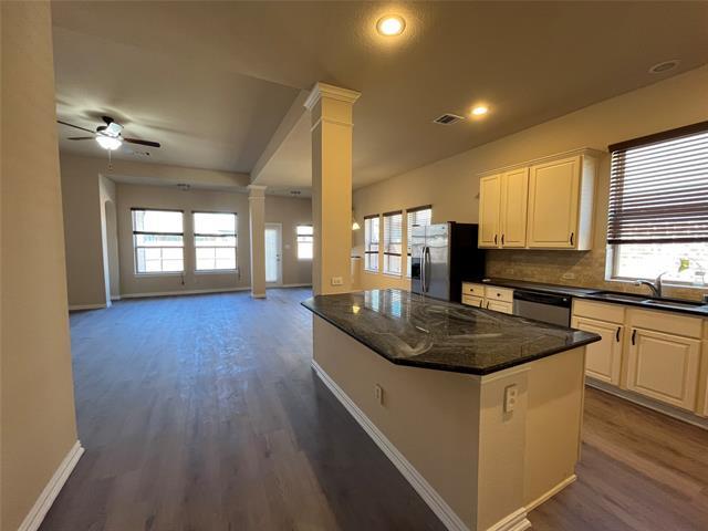 Building Photo - 1409 Toucan Dr