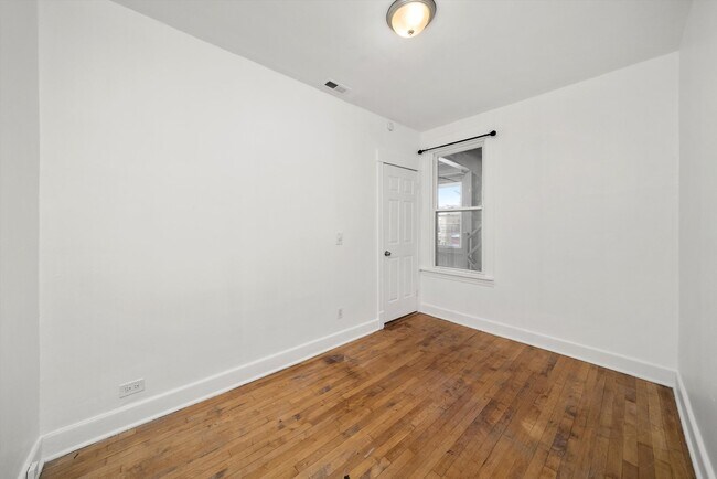 Building Photo - 2418 N Lawndale Ave