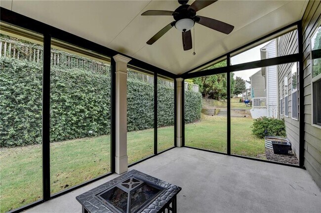 Building Photo - 5013 Groover Dr