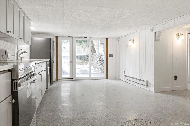 Building Photo - 378 Broadway