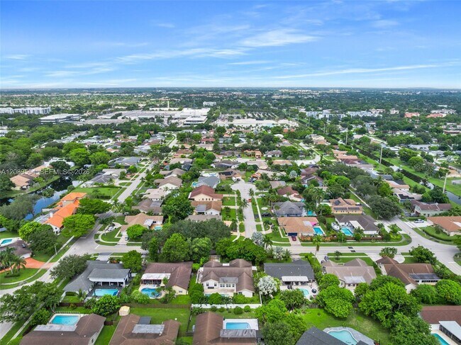 Building Photo - 7700 NW 11th Pl