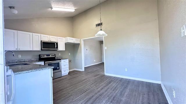 Building Photo - 2809 Spiceberry Ln