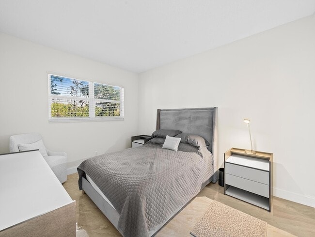 Building Photo - 3212 S Ocean Blvd