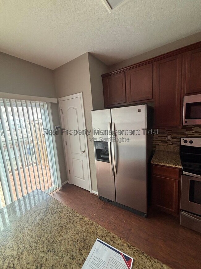 Building Photo - 257 Carnelian St