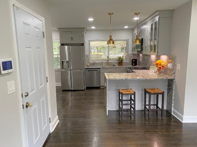 Primary Photo - 2778 Delowe Dr