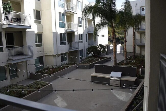 BBQ - 12655 Bluff Creek Dr