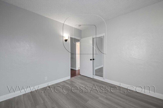 Building Photo - 16702 Orange Way