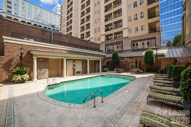 Building Photo - 230 S Tryon St