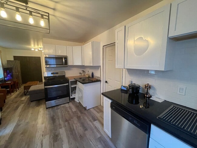 Building Photo - 1573 S 3rd St