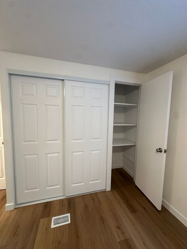 Building Photo - Completely Remodeled Home on 1 Acre in DRW