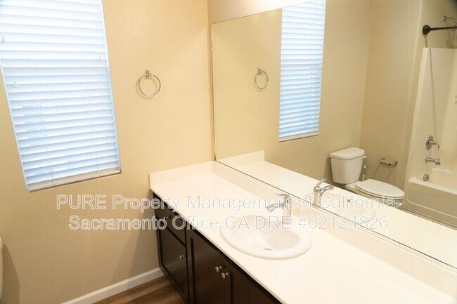 Building Photo - 5552 Celebration St