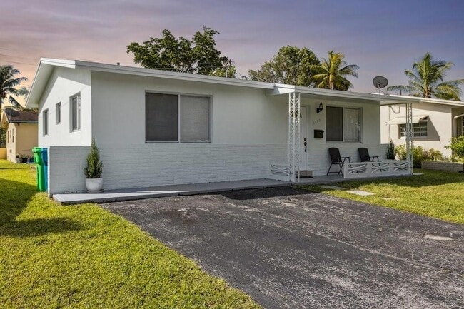 Building Photo - 6888 NW 30th St