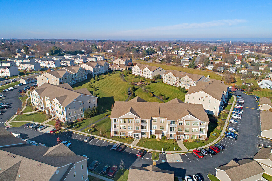 Building Photo - Woodmont Place