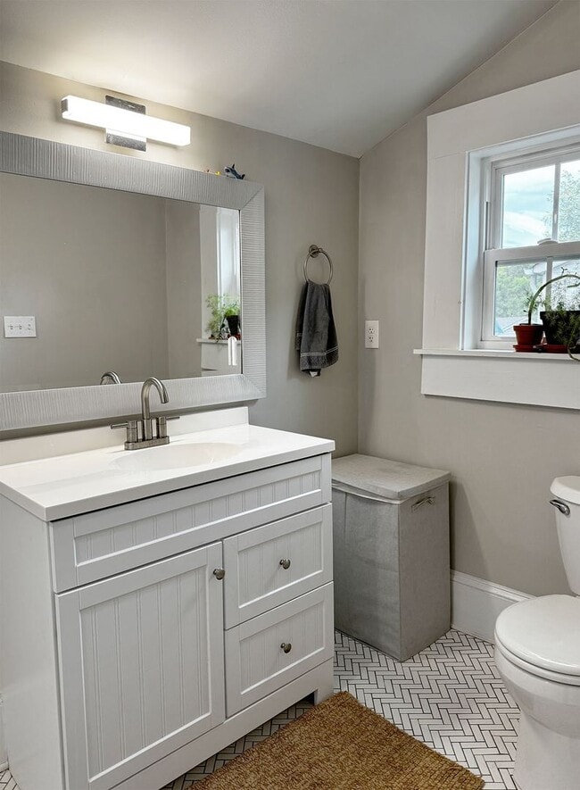 Building Photo - 2/2 Home for Rent Just 5 Minutes from Downtown Greenville!