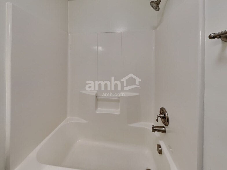 Building Photo - 3058 Romain Trail