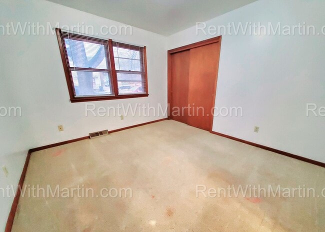 Building Photo - 1644-1646 E Mitchell Ave