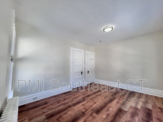 Building Photo - 26 Kinney Ave