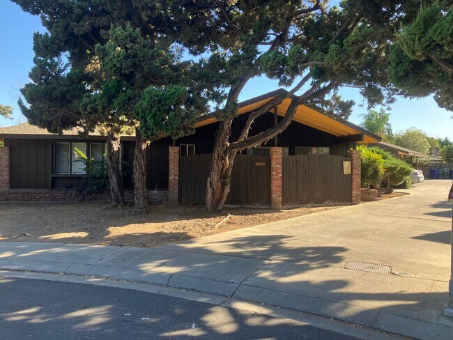 Primary Photo - thornton2809 - 5.4/0/0 - R