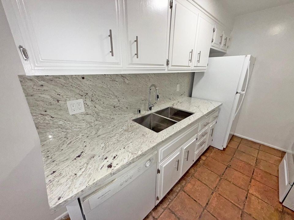 Building Photo - 12235 Pacific Ave