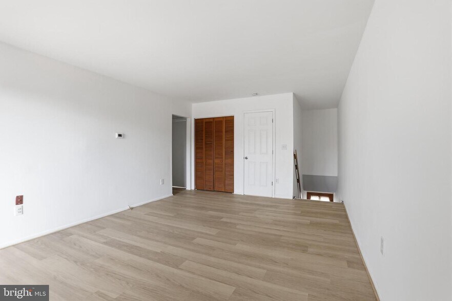 Building Photo - 1242 Liberte Ct