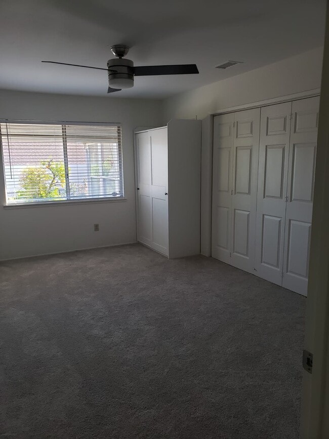 Building Photo - 1907 Clover Way