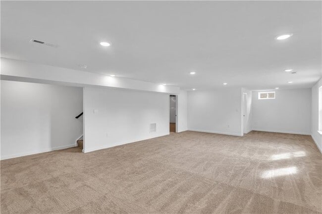 Building Photo - 315 William Dr