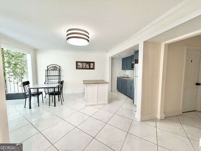 Building Photo - 6031 Ambassador Dr