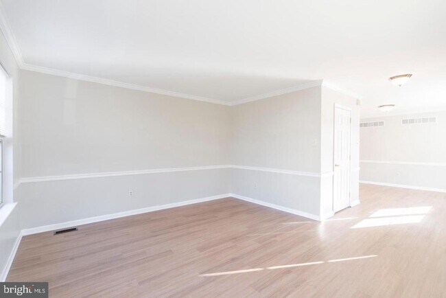 Building Photo - 4407 Waterford Way