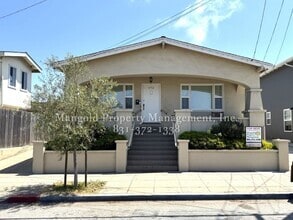 Building Photo - Spacious 3-Bed, 1.5-Bath Home with Private...