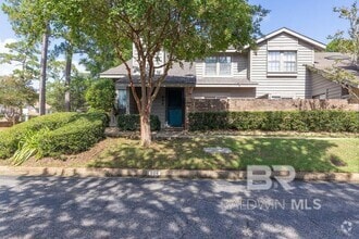 Building Photo - 389 Clubhouse Dr
