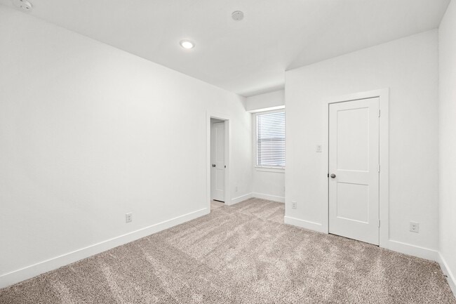 Building Photo - 7818 Starfish Arbor Dr