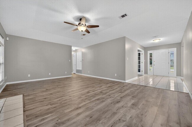 Building Photo - 3 Neptune Dr