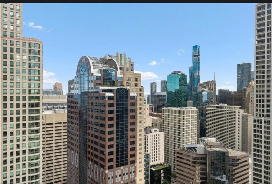 Building Photo - 30 E Huron St
