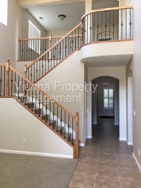 Building Photo - Beautiful 4 Bedroom Home in Great Location