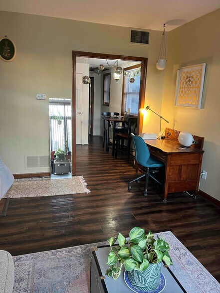 Building Photo - 1408 Broadway St