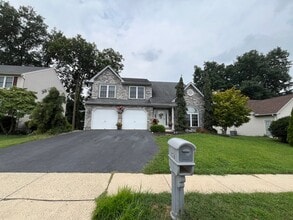 Building Photo - 1036 Meadow Dr