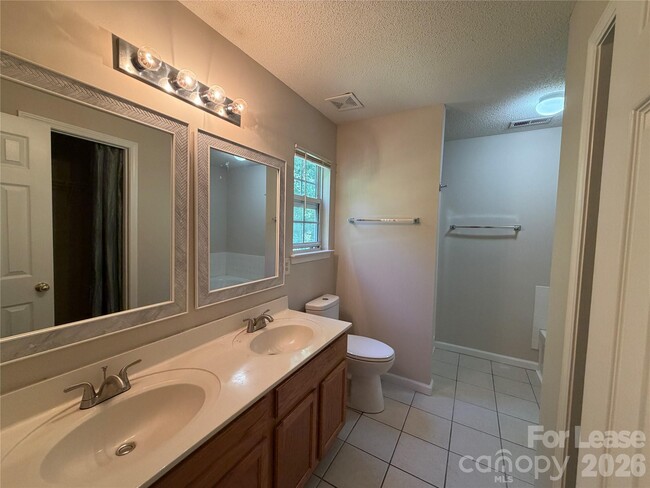 Building Photo - 137 Camforth Dr