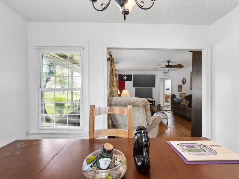 Building Photo - 3508 W Biddison St