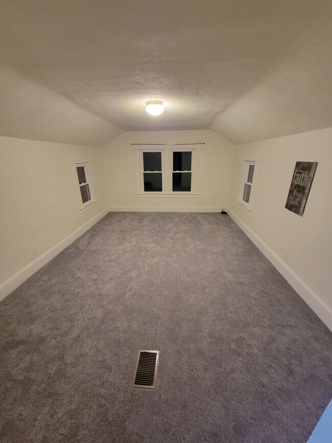 Building Photo - 808 W National Rd