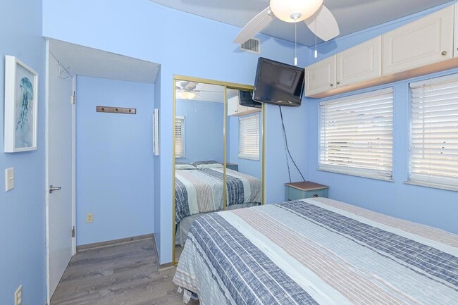 Building Photo - 122 Nettles Blvd