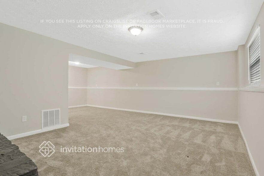 Building Photo - 393 Engle Dr